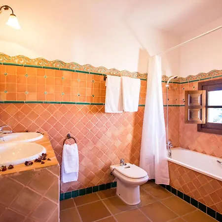Holiday home Privates Schwimmbad Mit Grill Und Feuerstelle Alcaucin